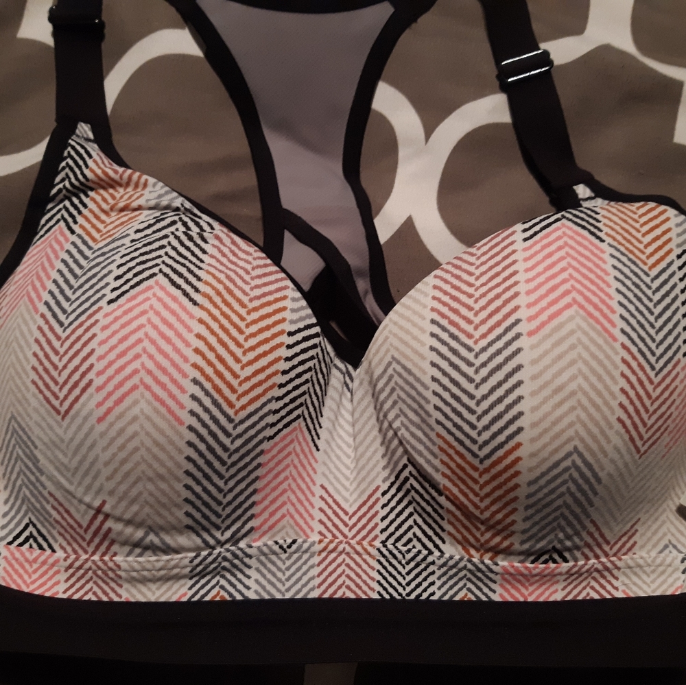 Victoria Secret Incredible Sport Bra
